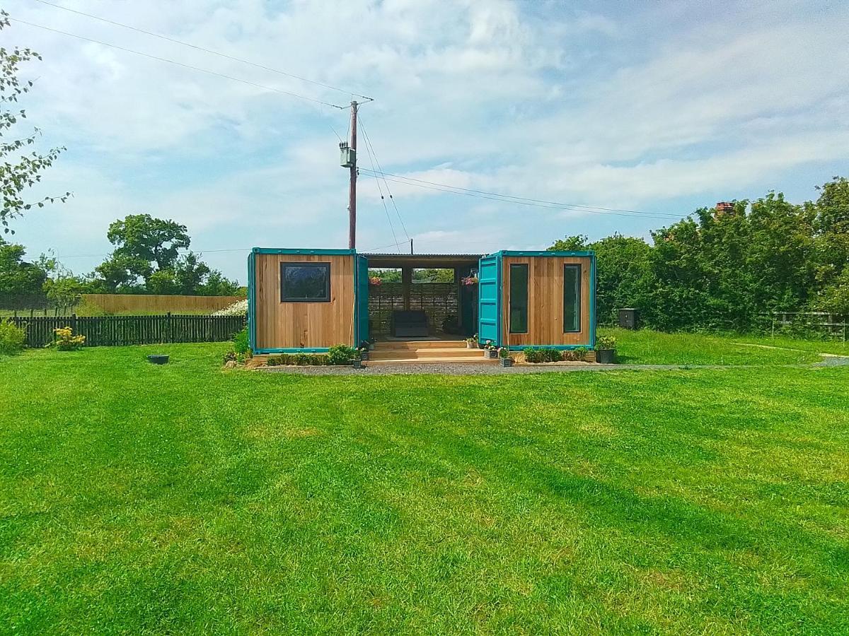 Delphinum Cabin Badsey Bagian luar foto