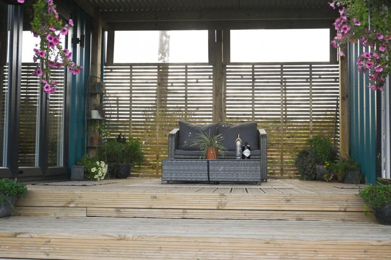 Delphinum Cabin Badsey Bagian luar foto