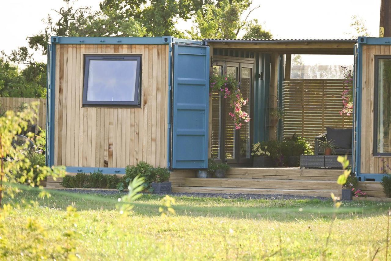 Delphinum Cabin Badsey Bagian luar foto
